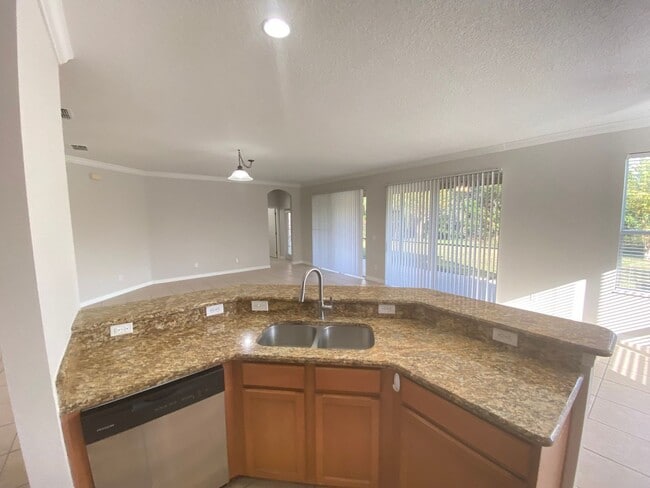 Building Photo - 3113 Curving Oaks Way