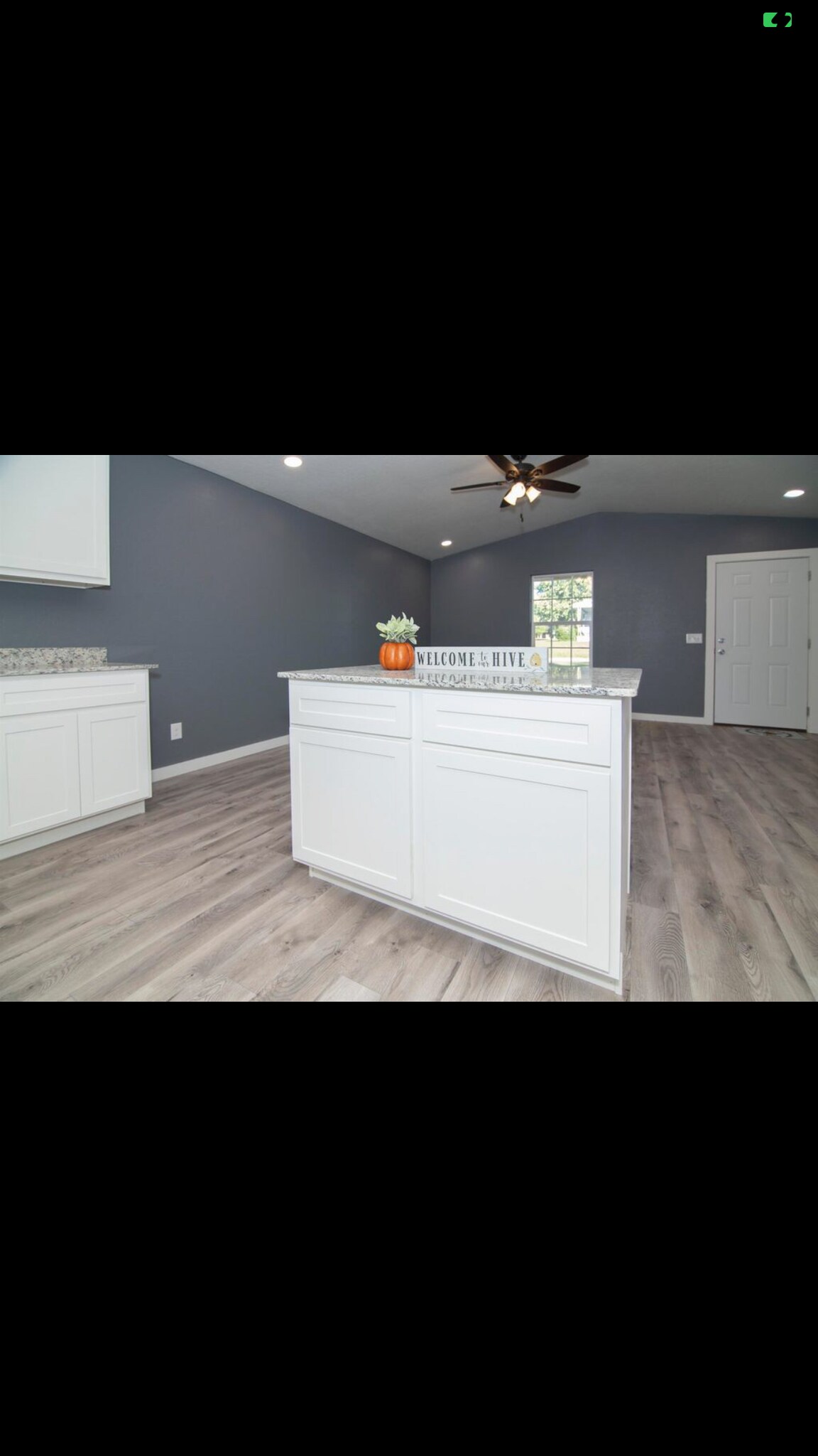 Building Photo - 305 S 12th St