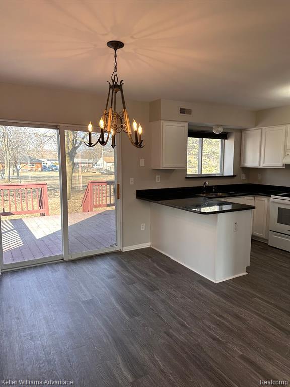 Building Photo - 28672 BAYBERRY Ct E