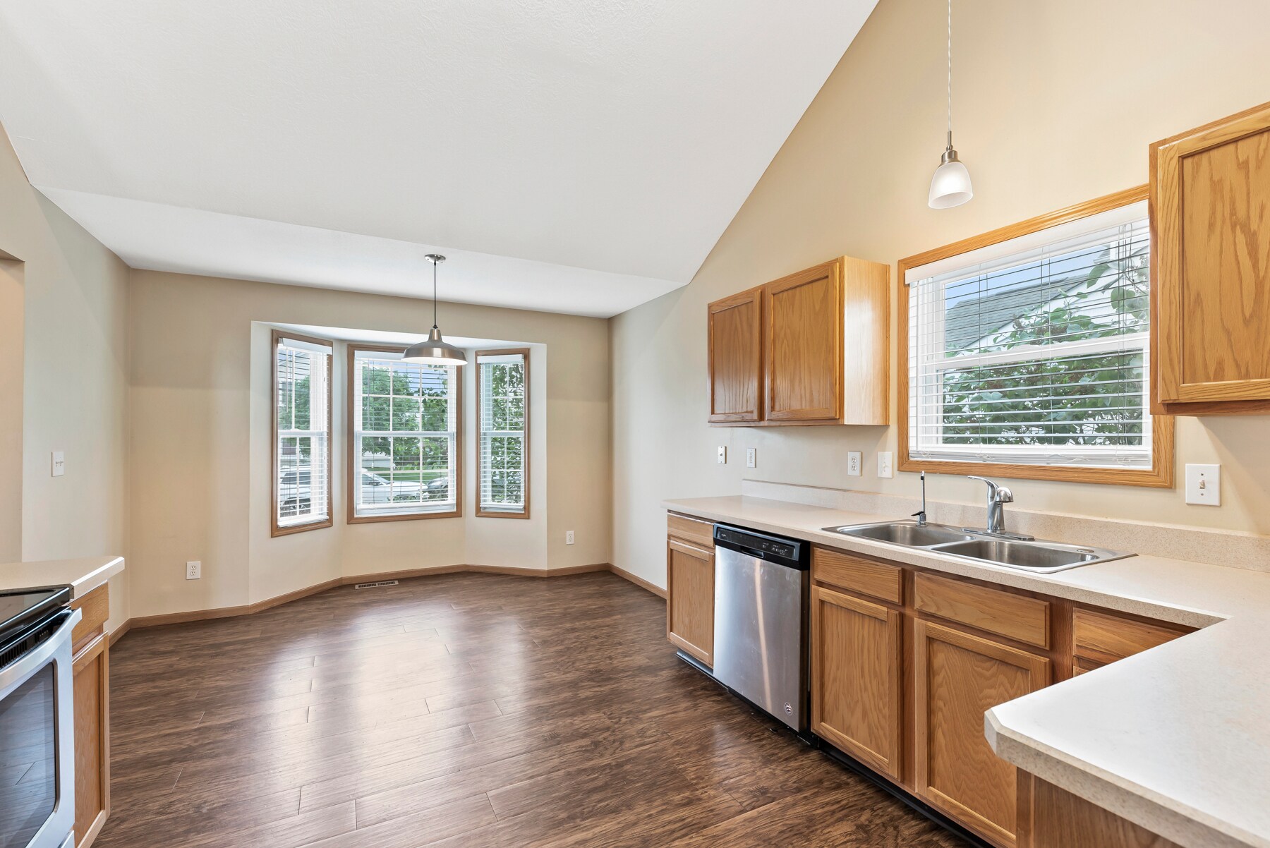 Building Photo - 77 W Fieldstone