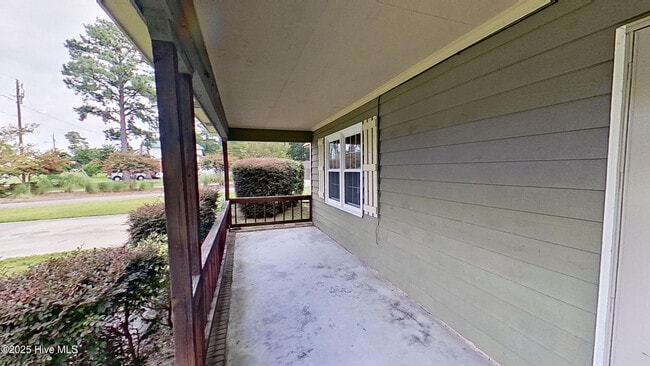 Building Photo - 718 Arnold Rd
