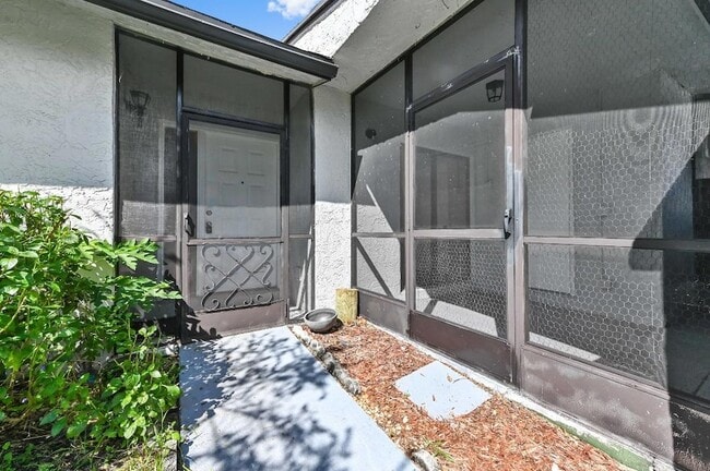 Building Photo - 81 Westecunk Dr