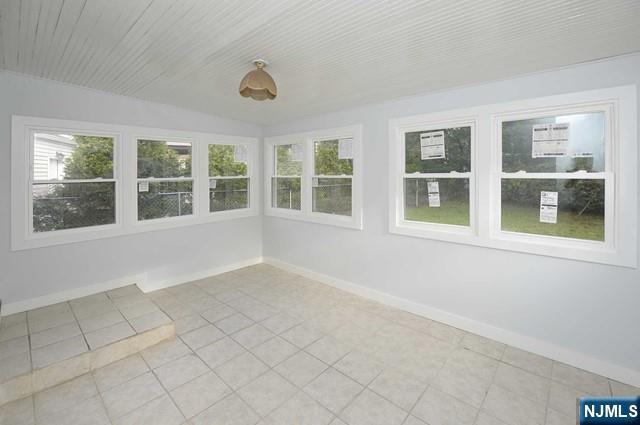 Building Photo - 38-49-49 Vanore Dr