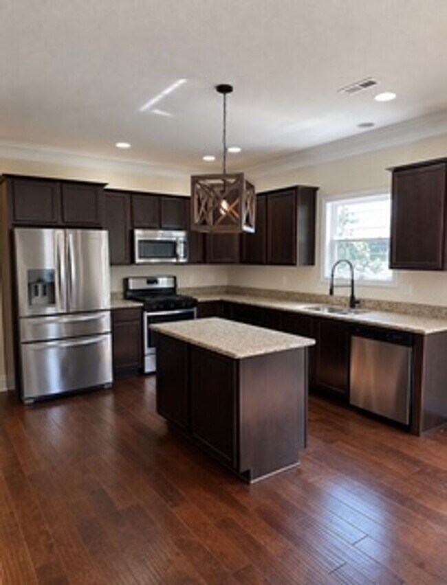 Building Photo - Maryville 37803 - 3 bedroom 2.5 bath home - Call Debra Johnson (865) 591-8281