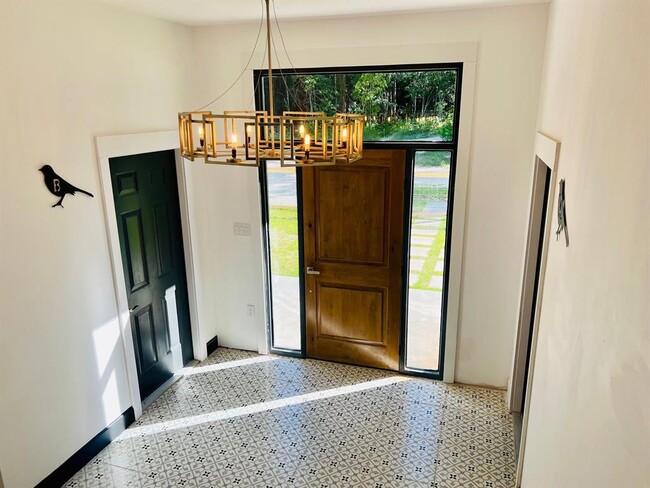 Building Photo - 11511 Mockingbird Hill