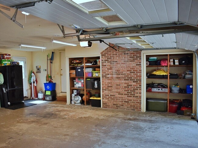 Building Photo - 8097 Winding Way Ct