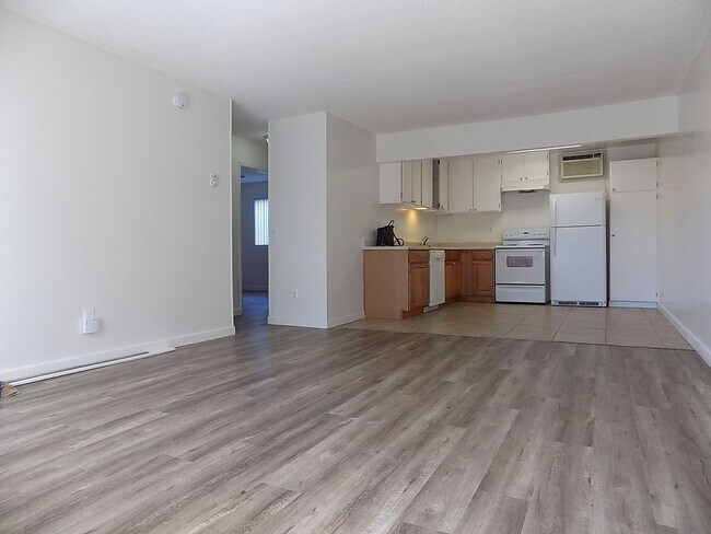 Building Photo - Spacious 2BD/1BA Apartment in Azalea Park ...
