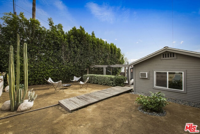 Building Photo - 5215 Almaden Dr