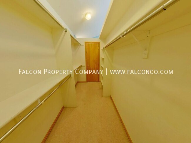 Building Photo - 4883 Jedediah Smith Rd