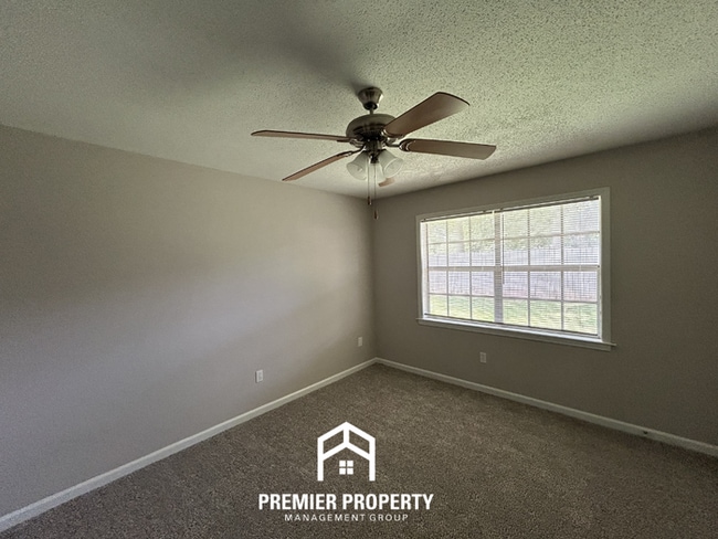 Building Photo - Charming 3BR/2BA Horn Lake Home | Hardwood Floors, 2-Car Garage & Fenced Yard