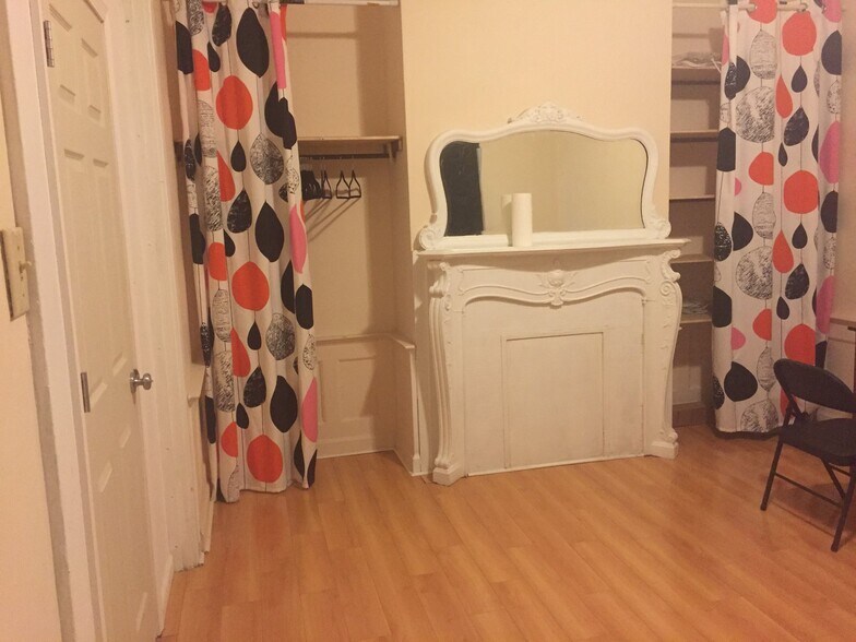 Building Photo - 746 Broughton St