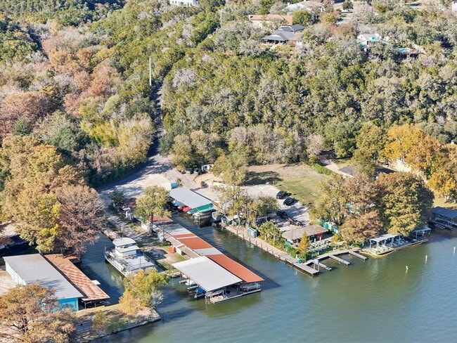 Building Photo - 2706 Pearce Rd