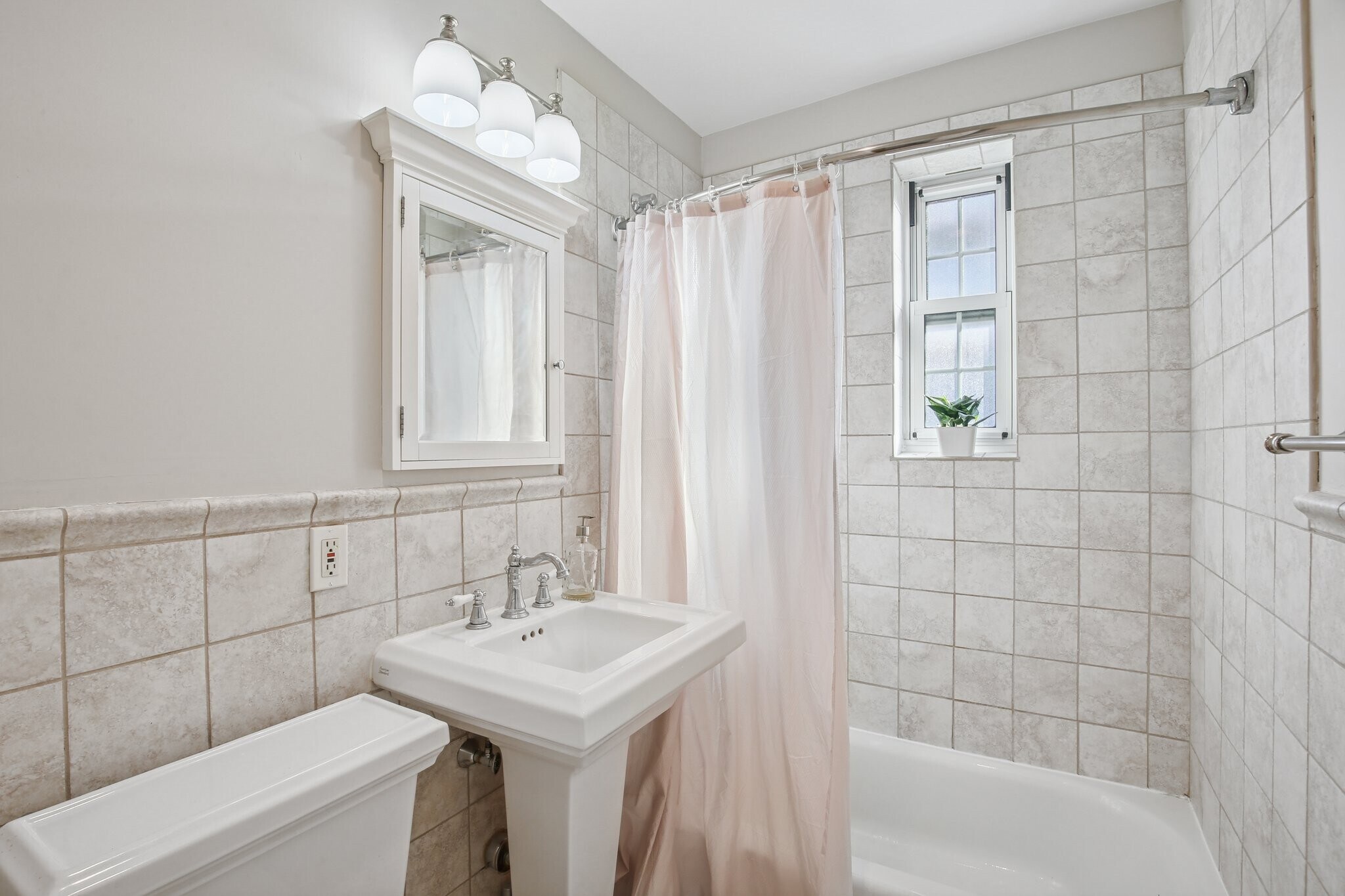 Bathroom - 8600 Boulevard East