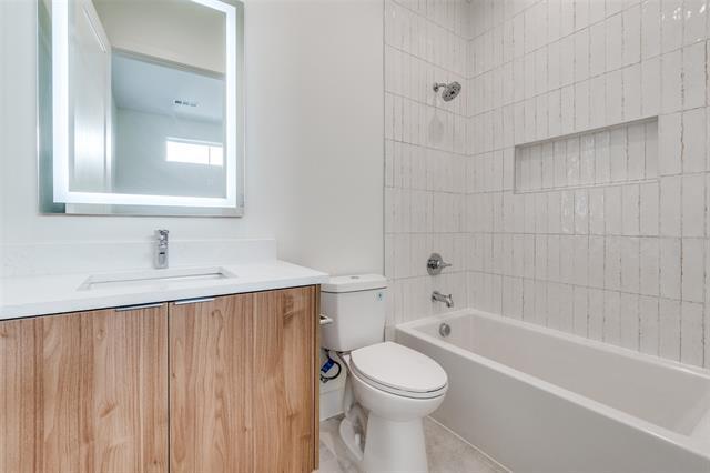 Building Photo - 2206 Arroyo Ave