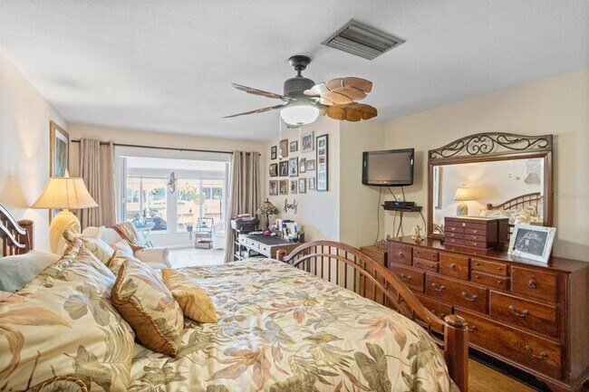 Building Photo - 355 Boca Ciega Point Blvd S