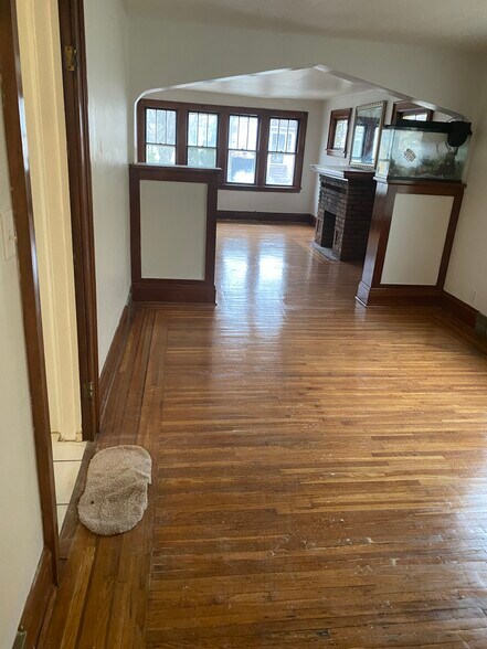 Building Photo - 470 Winspear Ave