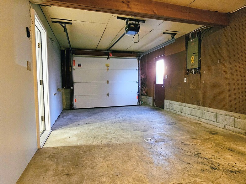 Building Photo - 55 Buchland Rd