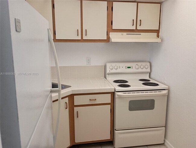 Building Photo - 801 NW 47th Ave