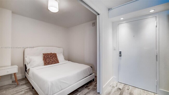 Building Photo - 2401 Collins Ave