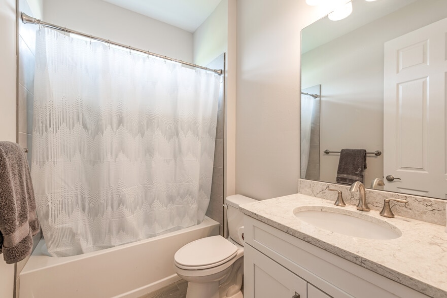 Building Photo - 339 Tamarindo Ln