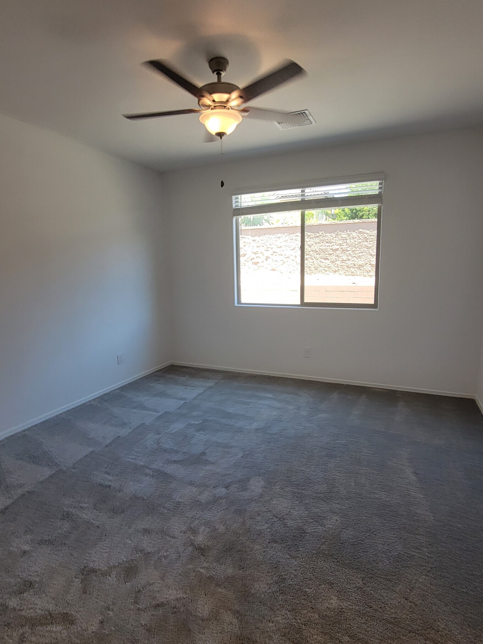 Building Photo - 18020 W Orchid Ct