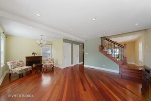 Building Photo - 3446 N Octavia Ave
