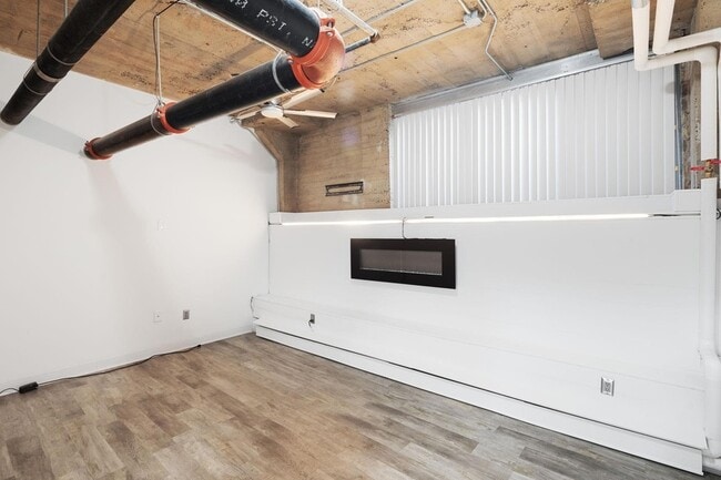 Building Photo - 521 S 7th St