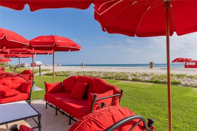 Building Photo - 17975 Collins Ave