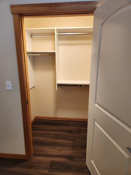 Building Photo - 263 W Bakerview Rd