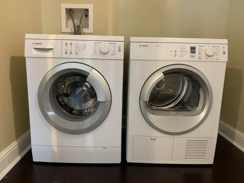 Building Photo - 101 Sky Sail Blvd