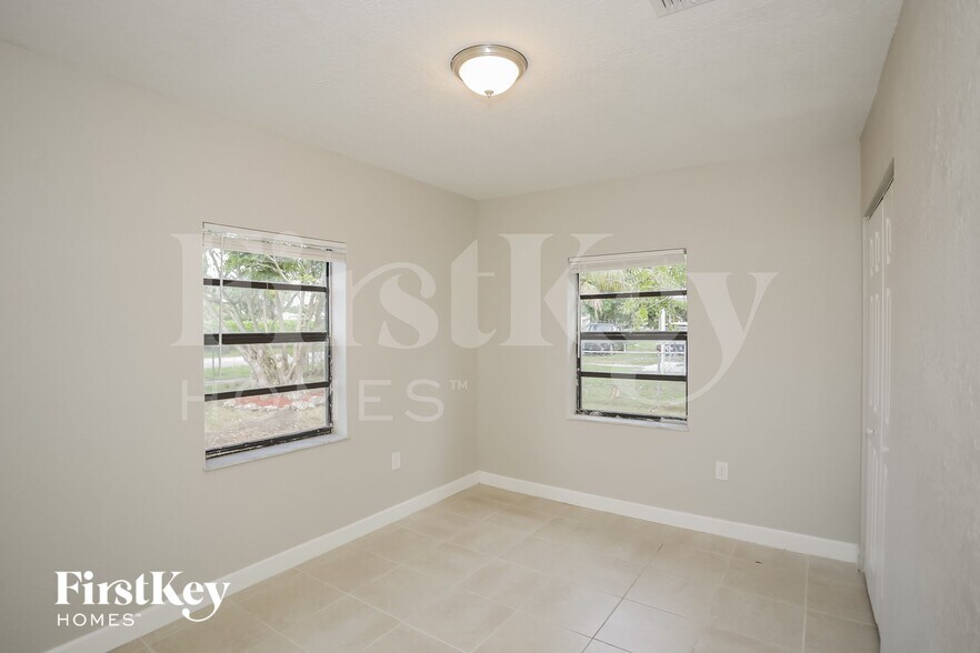 Building Photo - 14640 Tyler St