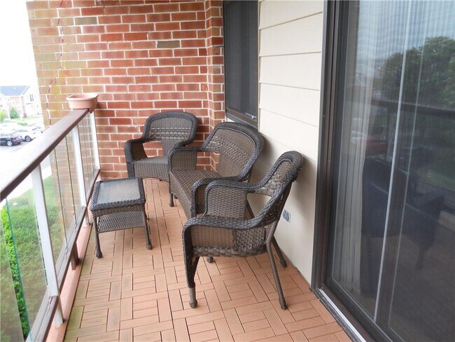 Building Photo - 1302 Capella S