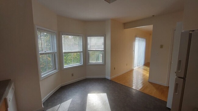 Building Photo - 49 Cedar St