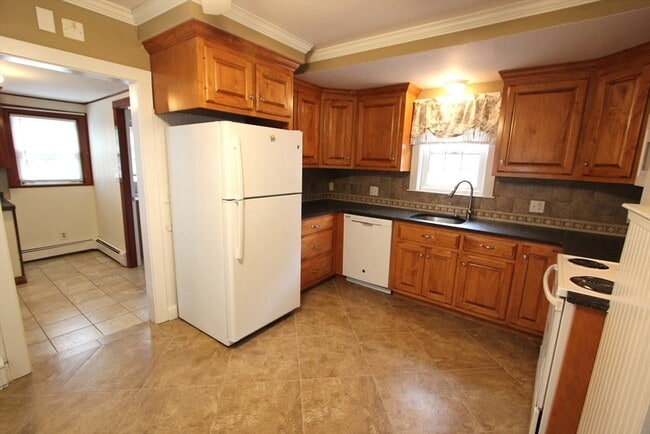Building Photo - 75 Wachusett St
