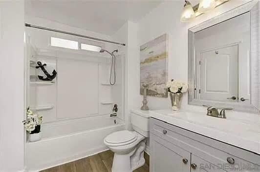 Building Photo - 526 Calle Montecito