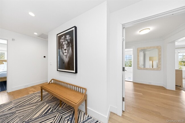 Building Photo - 17 Bayview Rd N