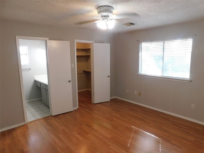 Building Photo - 3014 Windemere Dr