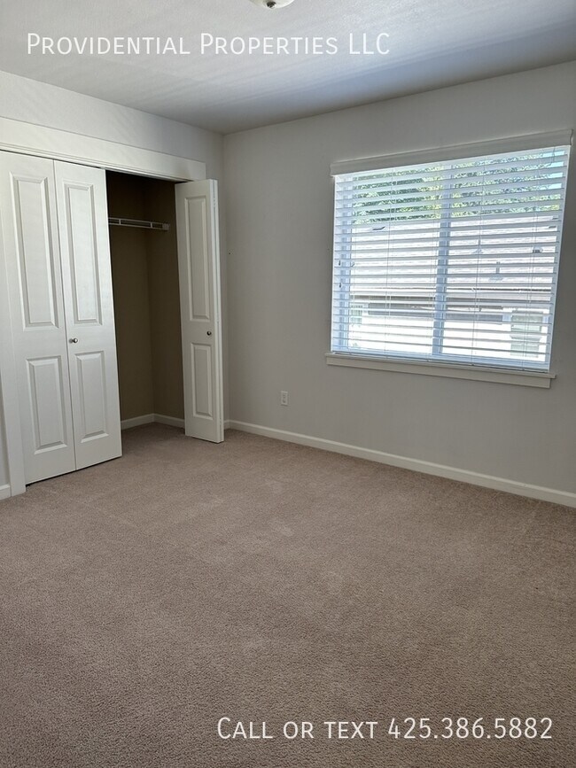 Building Photo - 17020 NE 118th Way