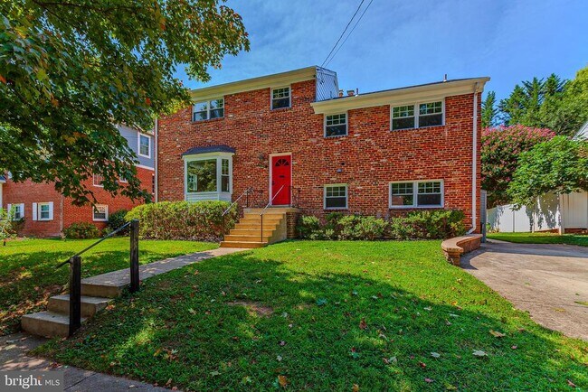 Building Photo - 9902 Belhaven Rd