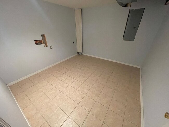 Building Photo - Beautiful open-concept ranch