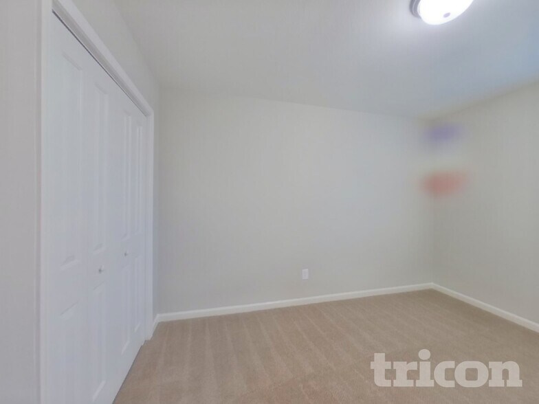 Building Photo - 221 Chestnut Oak Ln