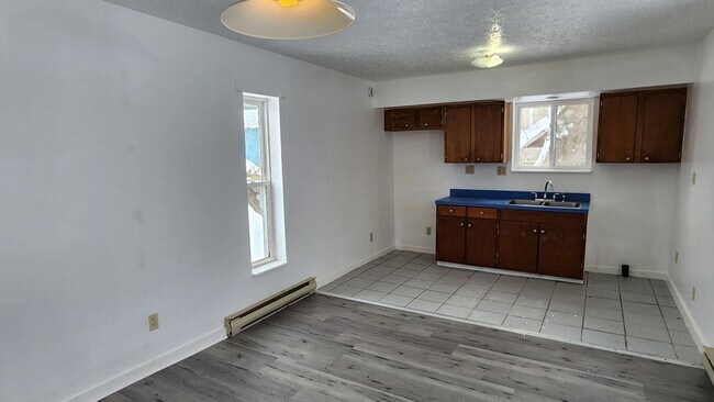 Building Photo - 34 Armstrong St