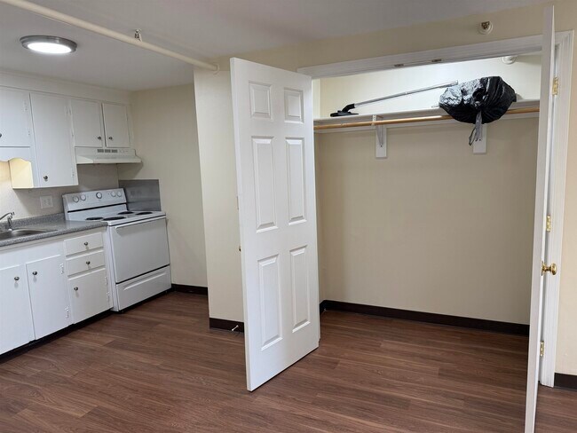 Building Photo - 93 West St