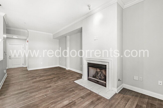 Building Photo - Coming Soon! – 1 Bed | 1.5 Bath Home in th...