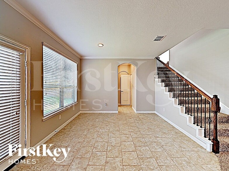 Building Photo - 16045 Crosslake Ct