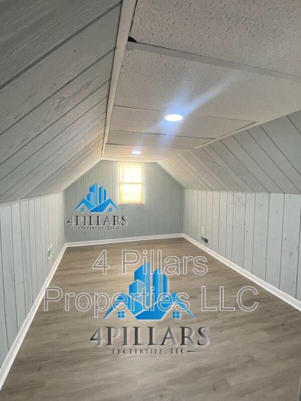 Building Photo - 5007 Magoun Ave