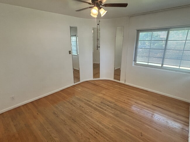 Building Photo - 1292 N Laurel Ave