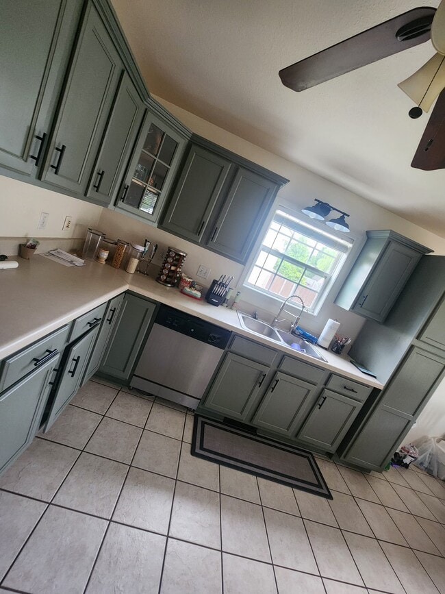 Building Photo - 1524 Cedar Springs Cir