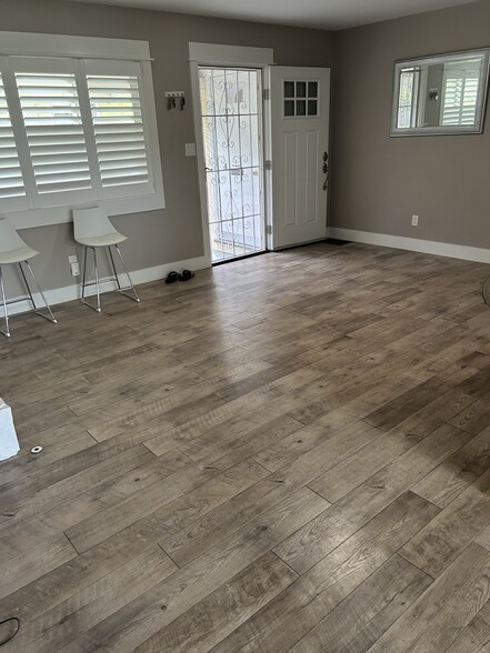 Building Photo - 131 E 17th St