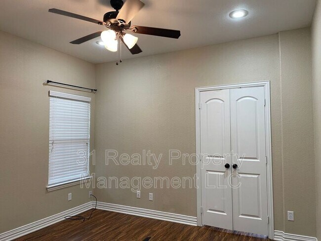 Building Photo - 603 Franklin Ave